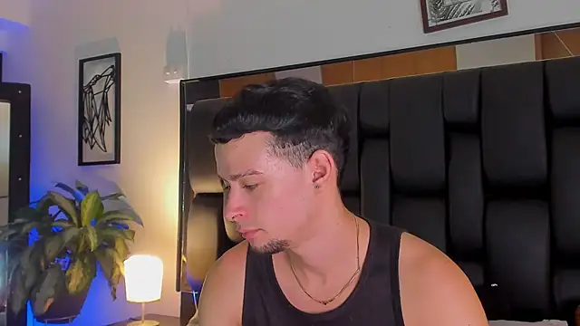 JadeSmiith  online show from September 23, 2025, 10:24 pm