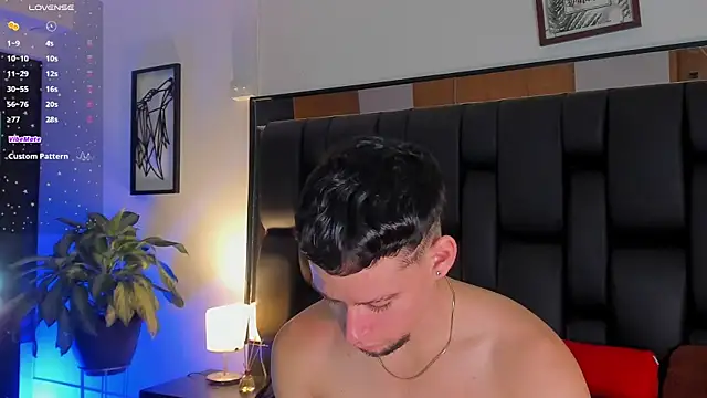 JadeSmiith  online show from October 7, 2025, 10:29 pm