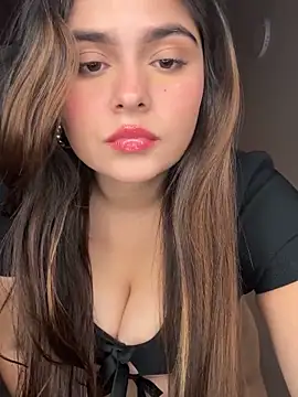 Sarasweet sex online show from June 7, 2026, 4:27 am