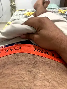 VouchingLagging online show from October 3, 2025, 10:07 pm