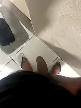 VouchingLagging online show from October 22, 2025, 10:42 pm