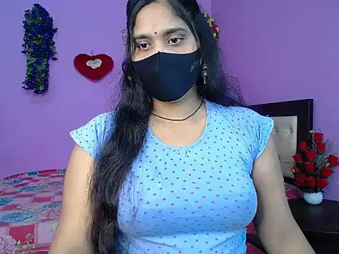 Hot Maleka online show from April 14, 2026, 4:46 pm