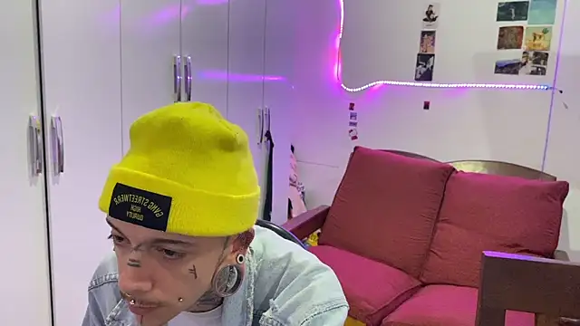 Snapshot of Seebohm1111 chatting on November 2, 2025, 2:03 am Seebohm1111 online show from November 2, 2025, 2:03 am