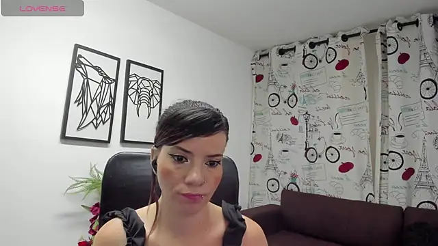 DanaaRey online show from November 11, 2025, 1:44 pm