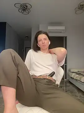 Snapshot of Take_Me_Awayy chatting on February 10, 2025, 8:53 pm Take Me Awayy online show from February 10, 2025, 8:53 pm