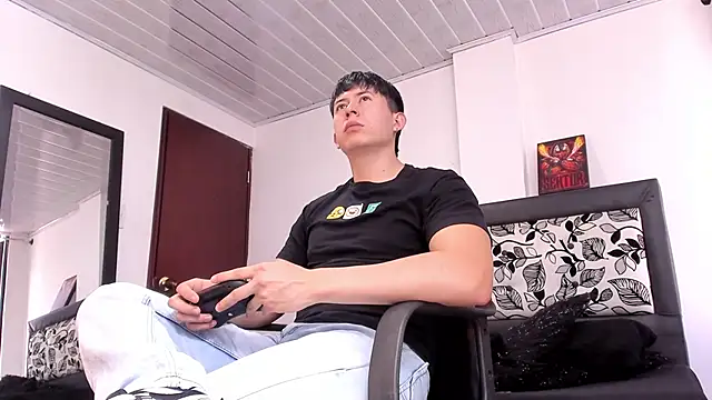 Snapshot of setsuna10 chatting on December 11, 2024, 8:39 pm setsuna10 online show from December 11, 2024, 8:39 pm