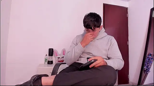 Snapshot of setsuna10 chatting on September 18, 2025, 8:44 pm setsuna10 online show from September 18, 2025, 8:44 pm