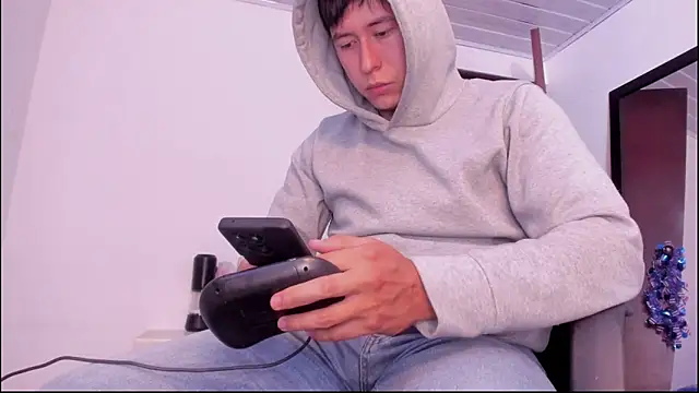 Snapshot of setsuna10 chatting on September 25, 2025, 7:50 pm setsuna10 online show from September 25, 2025, 7:50 pm