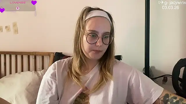 JacyWinslat online show from March 3, 2026, 9:37 am