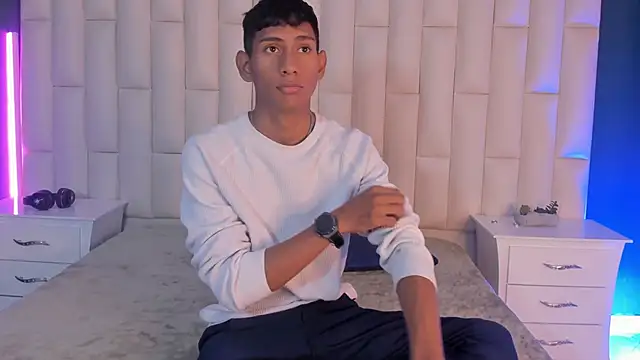 Snapshot of Nick_Collins18 chatting on March 1, 2025, 4:37 am Nick Collins18 online show from March 1, 2025, 4:37 am