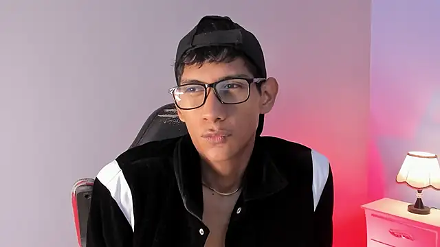 Snapshot of Nick_Collins18 chatting on September 25, 2025, 7:17 pm Nick Collins18 online show from September 25, 2025, 7:17 pm