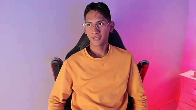 Snapshot of Nick_Collins18 chatting on October 7, 2025, 8:39 pm Nick Collins18 online show from October 7, 2025, 8:39 pm