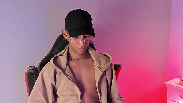 Snapshot of Nick_Collins18 chatting on October 15, 2025, 8:53 pm Nick Collins18 online show from October 15, 2025, 8:53 pm