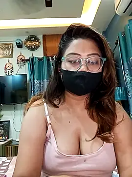Cute-mona online show from April 30, 2026, 10:43 am
