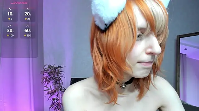 Snapshot of Little_Chips chatting on December 2, 2024, 2:19 pm Little Chips online show from December 2, 2024, 2:19 pm