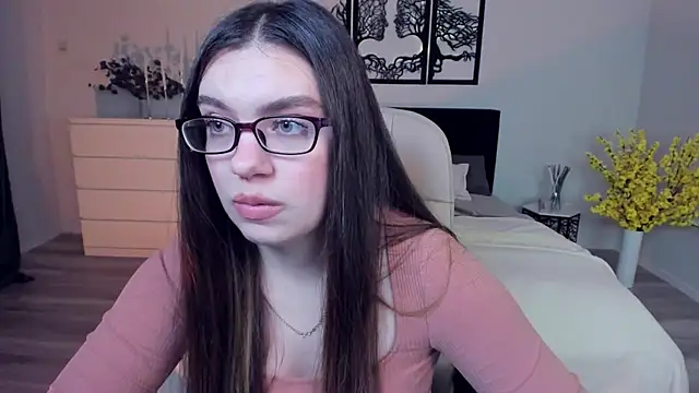 DaniellaLovely online show from December 6, 2024, 2:28 pm