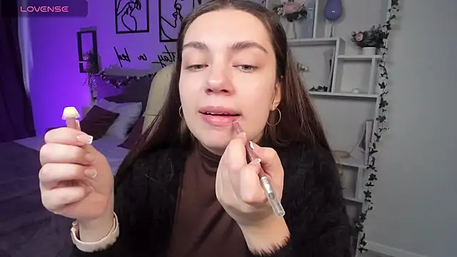 DaniellaLovely online show from October 21, 2025, 11:00 am