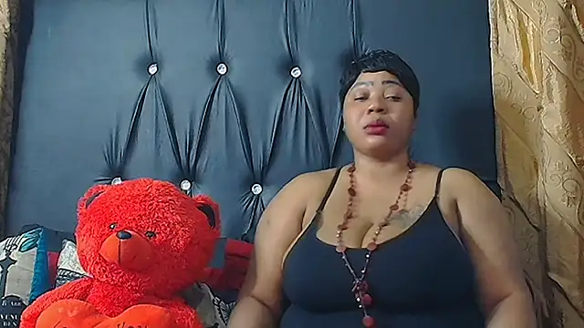 HUMONGUOUSTITSS online show from September 17, 2025, 3:46 pm