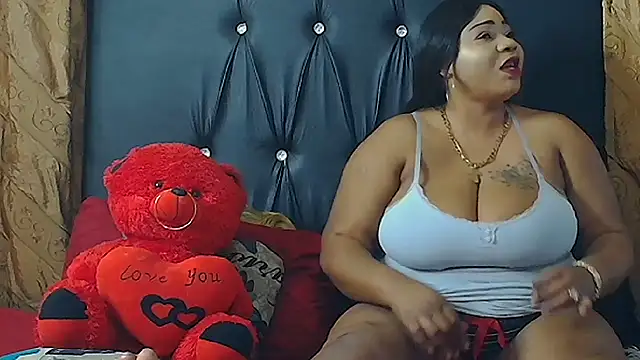 HUMONGUOUSTITSS online show from November 4, 2025, 6:56 am