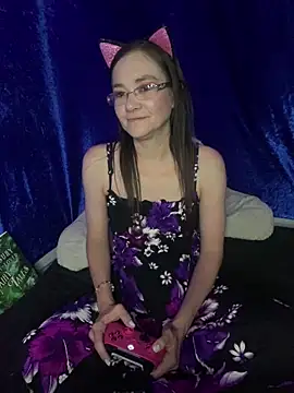 Cutebitchxh online show from May 4, 2026, 4:19 am