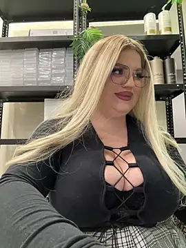 VladaWhite online show from January 4, 2025, 5:37 pm