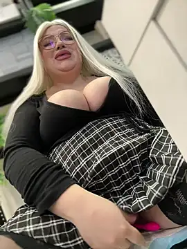 VladaWhite online show from February 7, 2025, 8:01 am