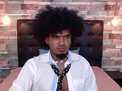 Snapshot of JaicobRuneer chatting on October 7, 2025, 11:46 pm JaicobRuneer online show from October 7, 2025, 11:46 pm