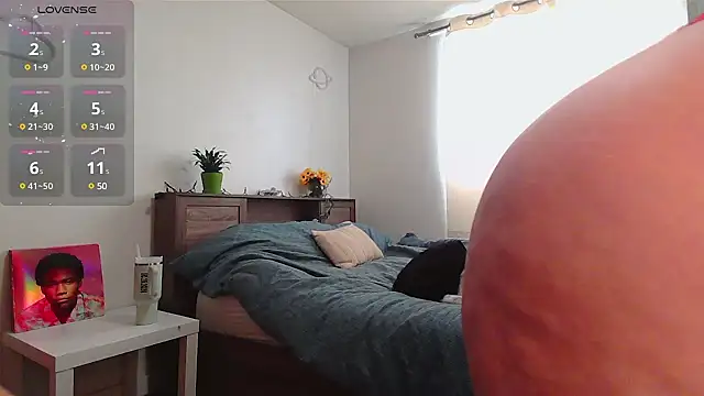 Kittyymaze1 online show from December 10, 2024, 4:49 pm