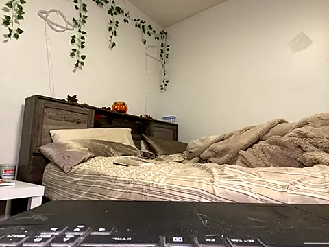 Kittyymaze1 online show from September 30, 2025, 12:10 pm