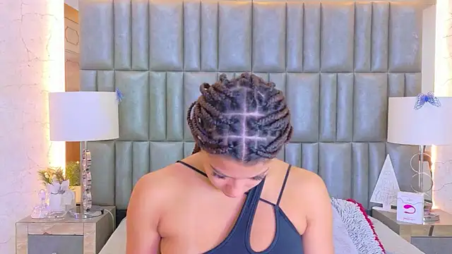 TiaraRosse online show from February 12, 2026, 4:07 am