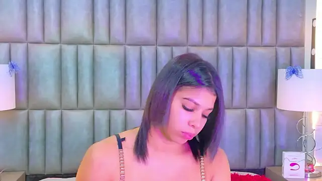 TiaraRosse online show from February 17, 2026, 12:23 pm