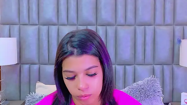 TiaraRosse online show from April 22, 2026, 11:56 am