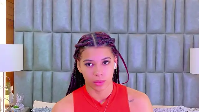 TiaraRosse online show from June 19, 2026, 12:09 pm