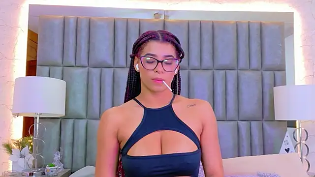 TiaraRosse online show from June 20, 2026, 4:10 pm