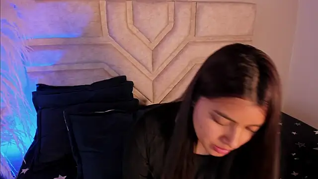 Snapshot of Rebeca_Williams_ chatting on January 8, 2025, 2:46 am Rebeca Williams  online show from January 8, 2025, 2:46 am