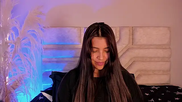 Snapshot of Rebeca_Williams_ chatting on January 8, 2025, 11:54 am Rebeca Williams  online show from January 8, 2025, 11:54 am