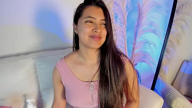 Snapshot of Rebeca_Williams_ chatting on January 15, 2025, 3:43 am Rebeca Williams  online show from January 15, 2025, 3:43 am