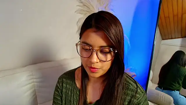 Snapshot of Rebeca_Williams_ chatting on February 6, 2025, 2:11 am Rebeca Williams  online show from February 6, 2025, 2:11 am