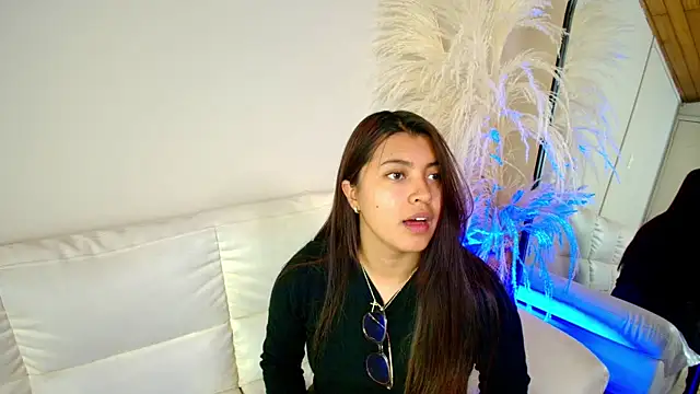 Snapshot of Rebeca_Williams_ chatting on February 20, 2025, 12:19 am Rebeca Williams  online show from February 20, 2025, 12:19 am