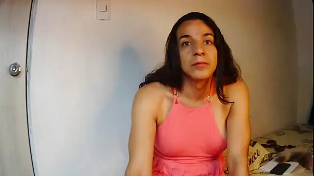 Snapshot of Oh_Tique chatting on October 8, 2025, 4:04 pm Oh Tique online show from October 8, 2025, 4:04 pm