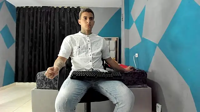 simookeler online show from December 3, 2024, 4:58 am