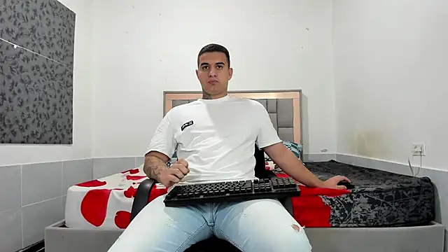 Snapshot of simookeler chatting on February 19, 2026, 11:56 pm simookeler online show from February 19, 2026, 11:56 pm