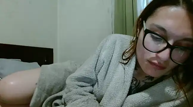 Snapshot of kittenlizz chatting on December 22, 2024, 10:36 pm kittenlizz online show from December 22, 2024, 10:36 pm