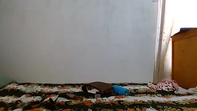 Snapshot of kittenlizz chatting on January 21, 2025, 5:41 pm kittenlizz online show from January 21, 2025, 5:41 pm