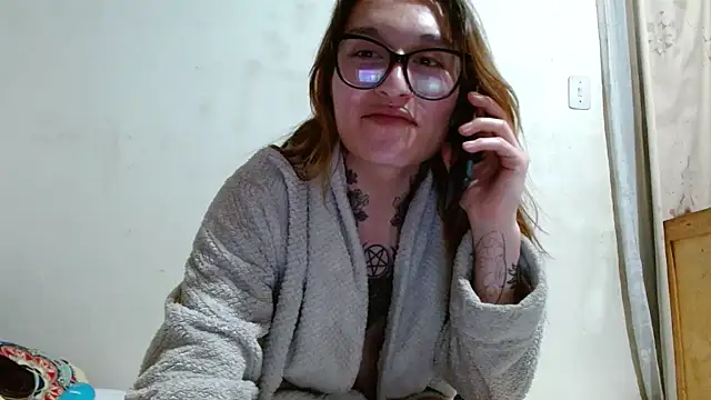 Snapshot of kittenlizz chatting on February 14, 2025, 12:09 am kittenlizz online show from February 14, 2025, 12:09 am