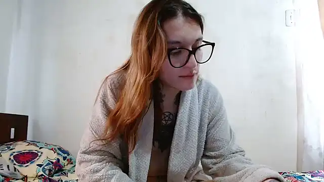 Snapshot of kittenlizz chatting on February 22, 2025, 9:26 pm kittenlizz online show from February 22, 2025, 9:26 pm