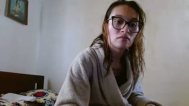 Snapshot of kittenlizz chatting on February 28, 2025, 5:04 pm kittenlizz online show from February 28, 2025, 5:04 pm