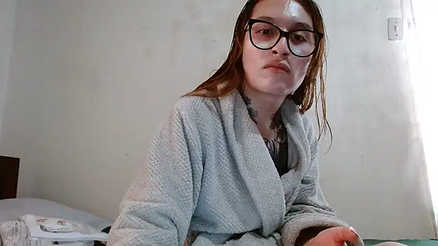 Snapshot of kittenlizz chatting on March 4, 2025, 5:34 pm kittenlizz online show from March 4, 2025, 5:34 pm