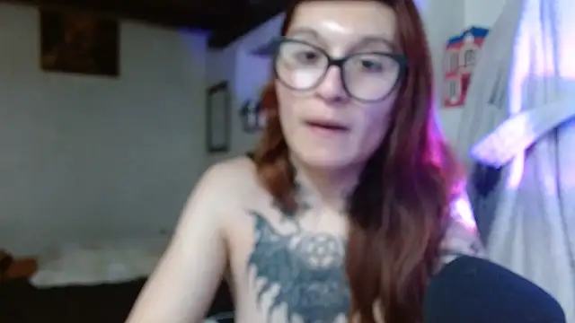 Snapshot of kittenlizz chatting on September 27, 2025, 4:45 pm kittenlizz online show from September 27, 2025, 4:45 pm