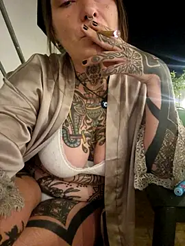 lizzardqueeen online show from September 29, 2025, 9:30 pm